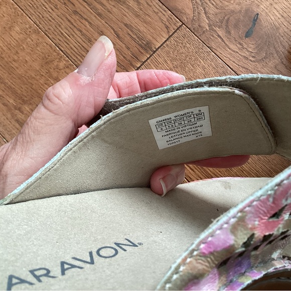 Aravon by New Balance Leather Women’s Sandals. Size 8. B2 - Picture 5 of 7